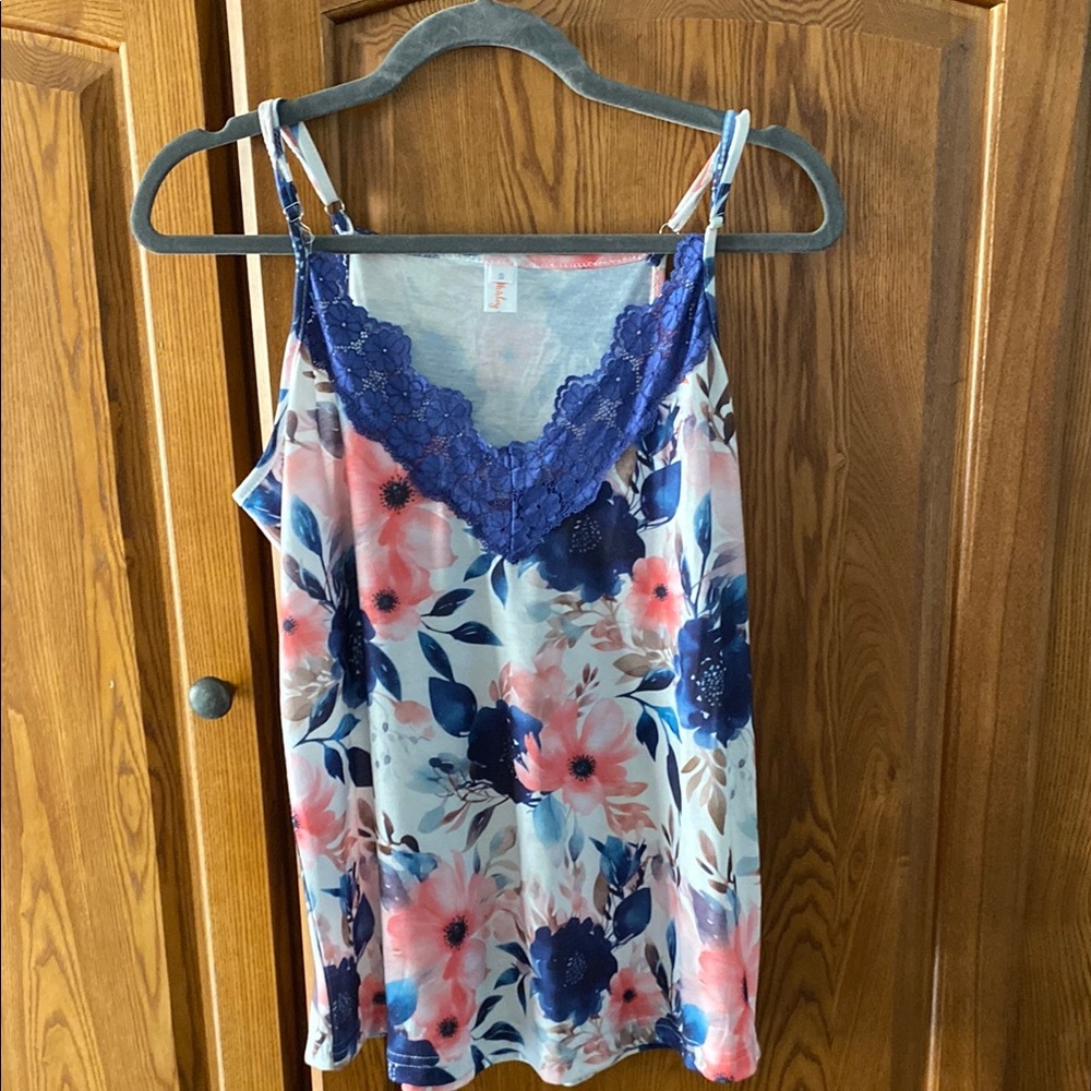 NWOT Shirley & Stone Floral Lace Cami Top size small